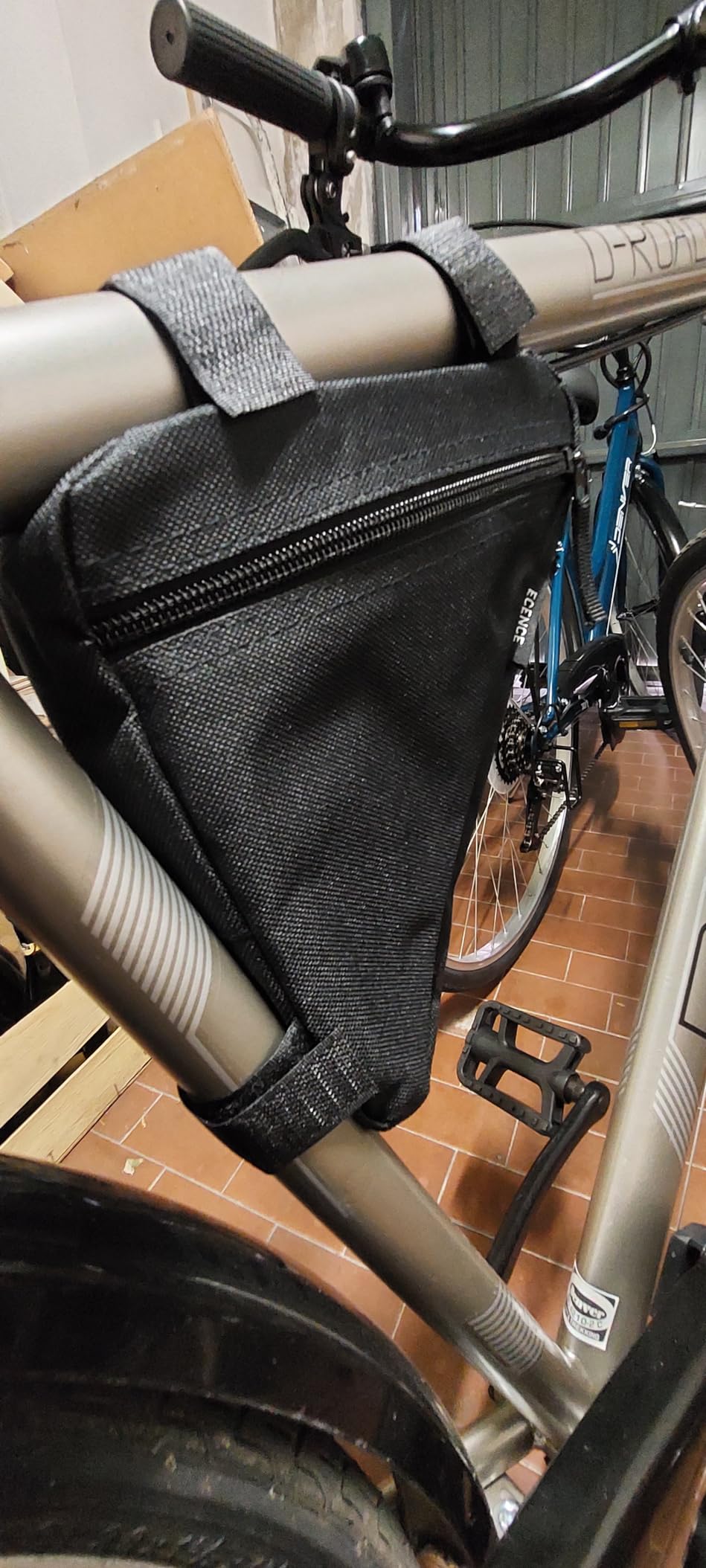 ECENCE Borsa Telaio Bici Triangolare Nera Nylon Impermeabile