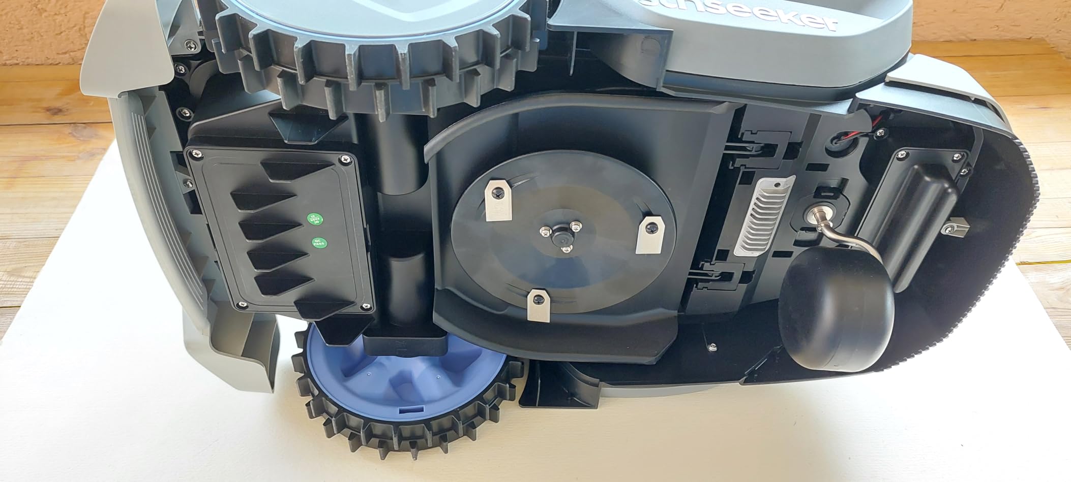 Sunseeker Elite V1 robot tagliaerba senza filo 300mq con garage